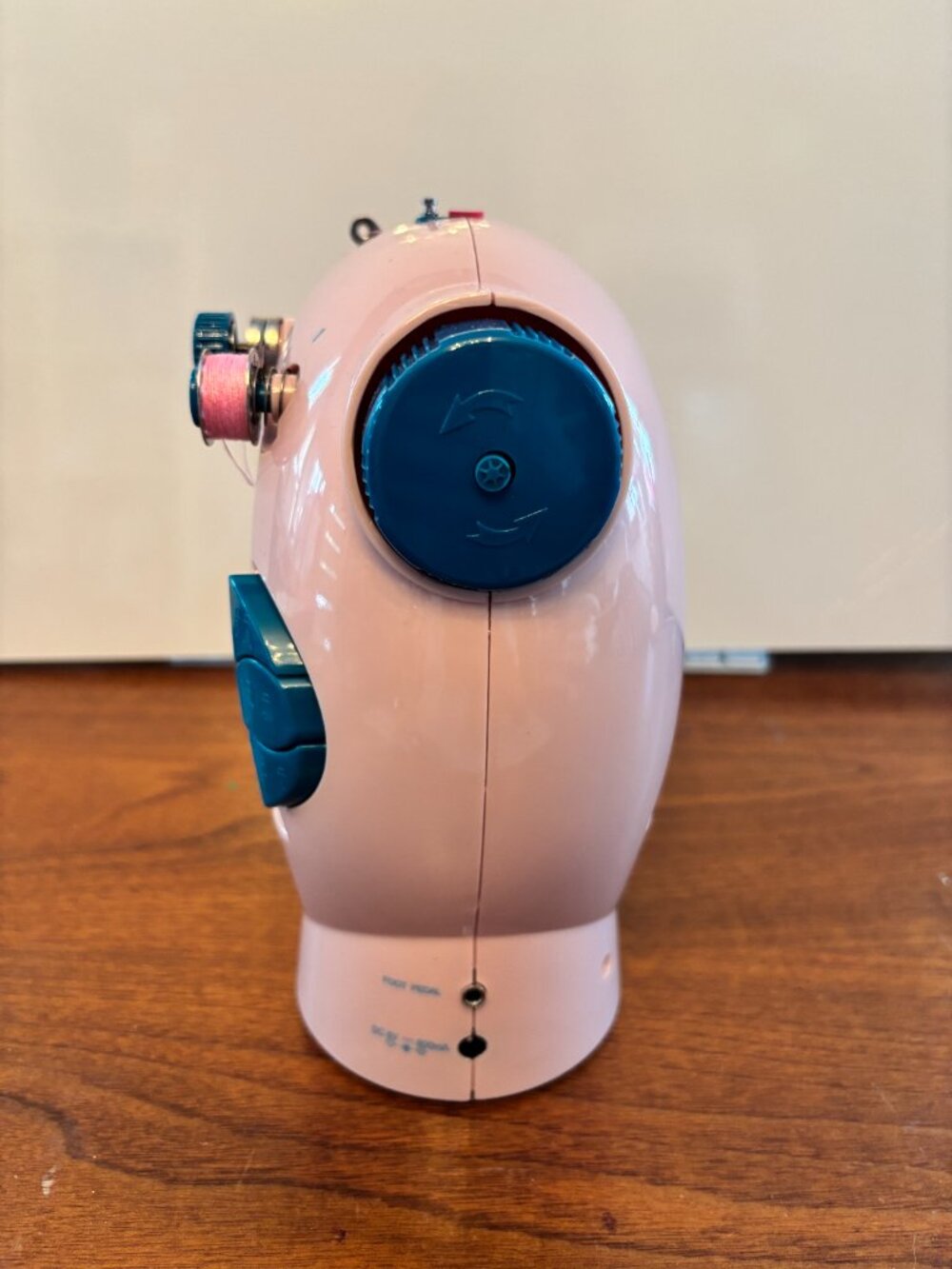 MagicFly Mini Sewing Machine - Pink - Picture 3 of 7
